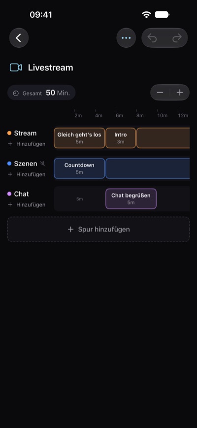 Der Editor mit dem Livestream: drei Spuren, Stream, Szenen und Chat, mit den Schritten vom ersten Teil des Streams auf einer Zeitleiste, insgesamt 50 Min.